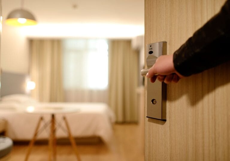 Systeembeheer, netwerkbeheer, voip telefonie, saas, cloud, en backups voor hotels in de Brainport regio Eindhoven, verzorgd door Infin-IT